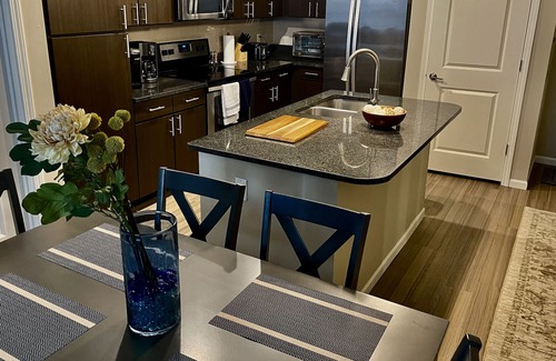 Town and Country Apartment | Safe & Desireable Des Peres