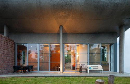 Mudigere Villa | SaffronStays Cafella- A 3-BDR elliptical-roof villa in Chikmagalur