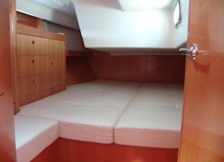 Pointe Croisette Boat Rental | Sailboat Beneteau Cannes