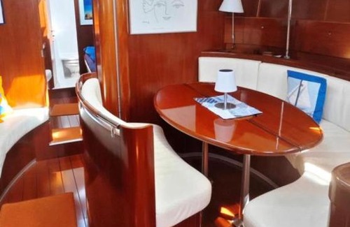 Pointe Croisette Boat Rental | Sailboat Beneteau Cannes