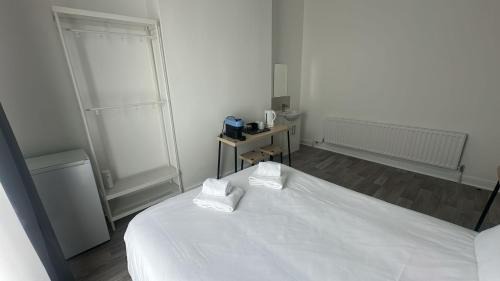 Phibsborough House | Saint Annes Guest House - 22 Berkeley