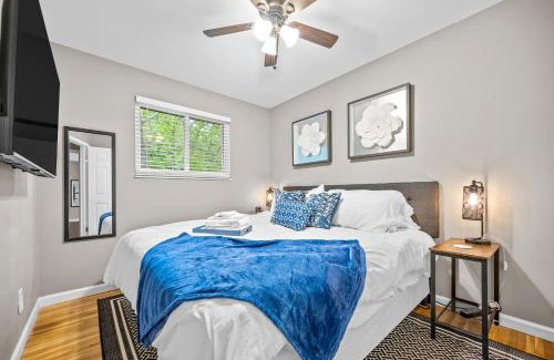 St. Charles Apartment | Saint Charles 2 Bedroom Townhome Retreat