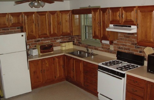 Liberty Cottage | Saint George Lake, Charming Waterfront Cottage