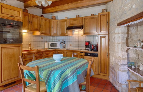 Saint-Michel-le-Cloucq Cottage | Saint Michel Le Cloucq: Old character cottage in south Vendee