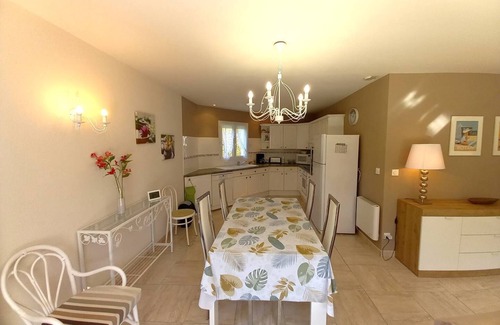 Saint-Palais-sur-Mer House | Saint Palais sur Mer - BEAUTIFUL HOUSE IDEALLY located 5 min NAUZAN BEACH