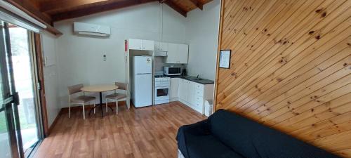 Sale Villa | Sale Caravan Park