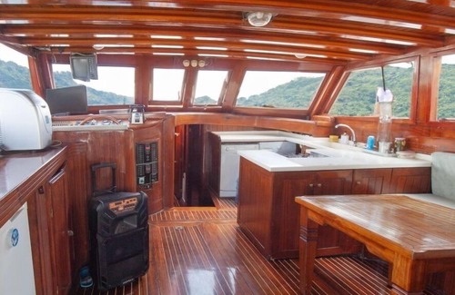Ilica Boat Rental | salise ince yat işletmeciliği
