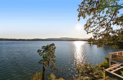 Cowichan Bay House | Salishan Chief Suite