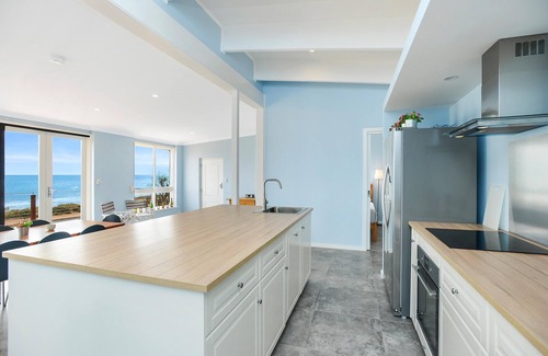 Sellicks Beach House | Salomon Sea Haus ~ Sellicks Beach - Stunning Sellicks Esplanade Home with Panoramic Sea Views