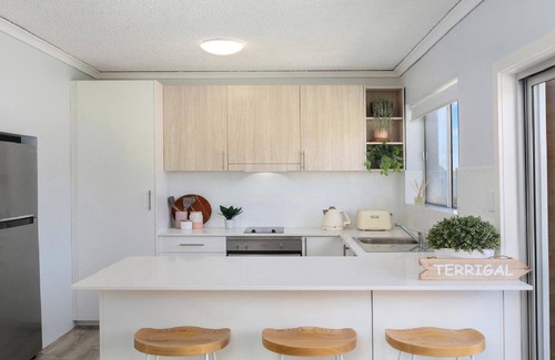 Terrigal House | SALT LIFE | Short walk to beach, shops cafes | Accom Holidays