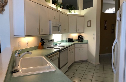Palm Harbor House | SALT WATER CANAL HOME WITH HEATED POOL/PET FRIENDLY