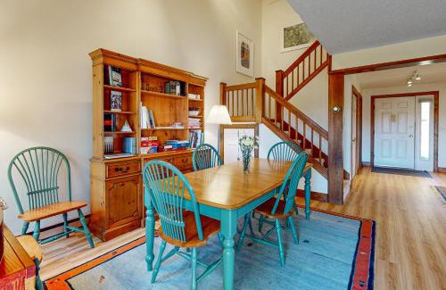 Quechee House | Saltbox 12F