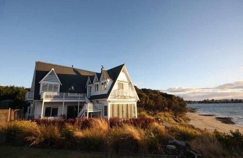 Opossum Bay House | SALTCOTES BEACH HOUSE TASMANIA