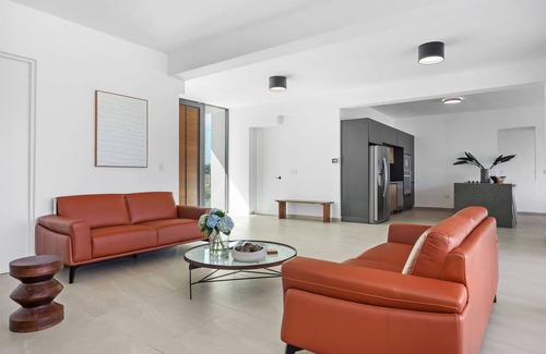 Jarealito House | Salty Villa | Modern Beachfront Oasis