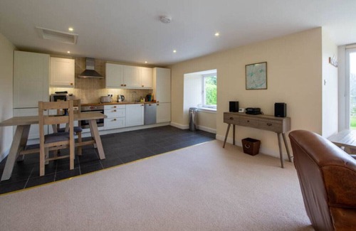 Loch Tay Cottage | Sam's Cottage with Loch Tay Vistas & Hot Tub