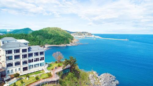 Samcheok House | Samcheok white romantic pension