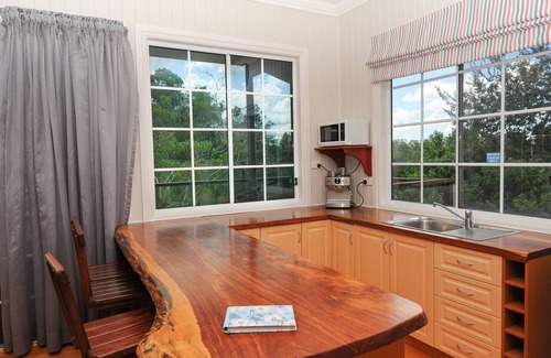 Mount Samson House | Samford Lakes - Spillway Cottage