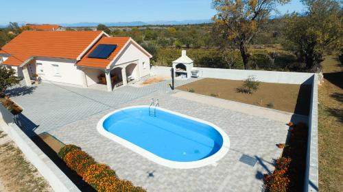 Bristane House | Samodol