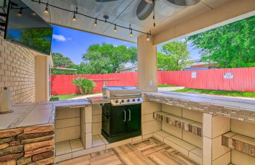 San Antonio House | San Antonio Oasis with Hot Tub, Pool and Outdoor Bar!