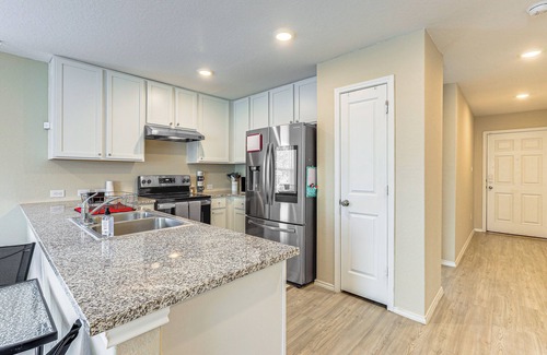Southside Cottage | San Antonio Vacation Rental: 3 Mi to Lackland AFB