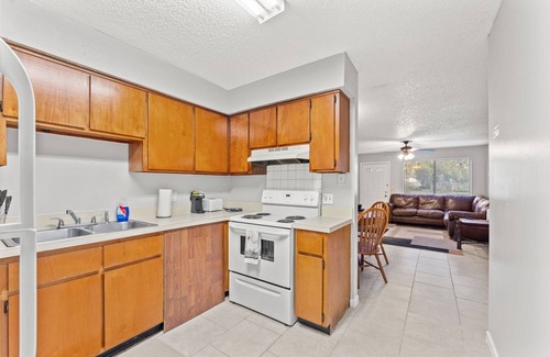 Southside Apartment | San Jose Forest, 2/2, Long-Term Welcome, W/D, Ground Flood