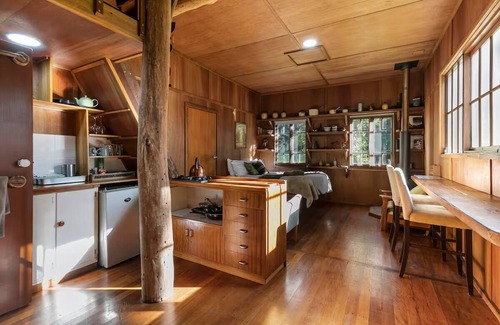 Verrierdale Cabin | Sanctuary Cabin: Solo-Friendly Retreat w/Loft, Burner & Solar Power