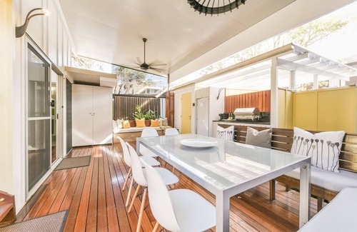 Point Lookout Villa | Sand Bark Executive Villa - North Stradbroke Island