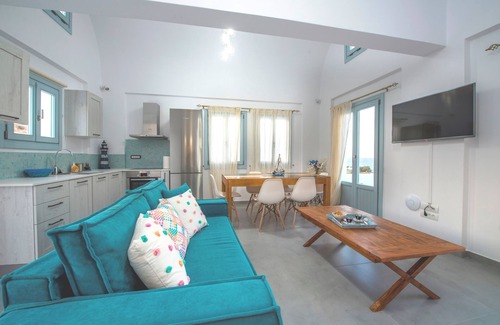 Karterados Villa | Sand Villa - sea front luxury villa by Monolithos beach.