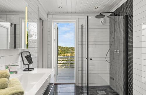 Sandefjord Apartment | Sandefjord 1 bedroom kitchen and bathroom - Non smoking