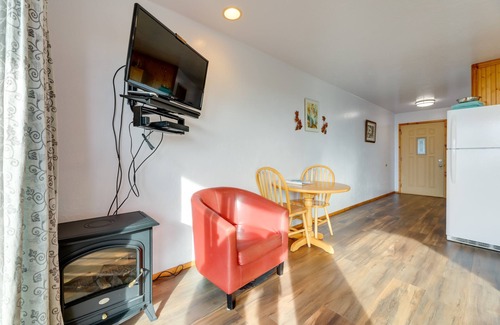 Waldport Apartment | Sanderling Sea Cottages, Unit 14