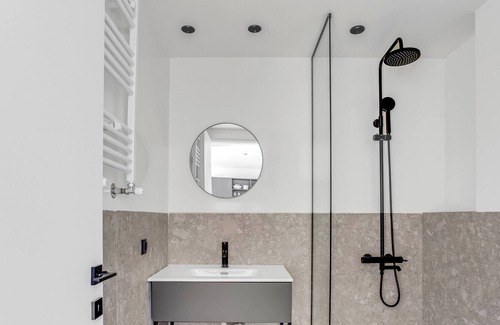 Thessaloniki Apartment | Sanders Arch - Cozy 1-bdr Apt w Balcony