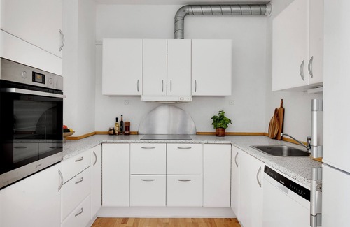 Frederiksberg Apartment | Sanders Constantin - Chic 2-Bdr Apt with Balcony