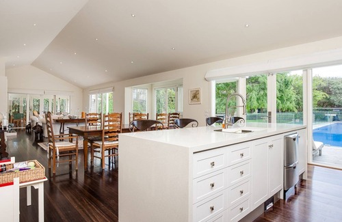 Portsea House | Sandfields Resort style pool