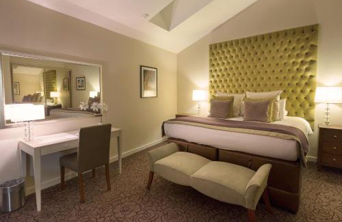 Plastow Green Hotel | Sandford Springs Hotel and Golf Club
