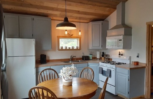 Diamond Ridge Cottage | SANDHILL COTTAGE- Secluded Retreat-In-The-Woods, Ocean Views, minutes to Homer!