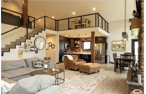 Gibbon Cabin | Sandhill Crane viewing experience of a lifetime in Nebraska on the Platte River!