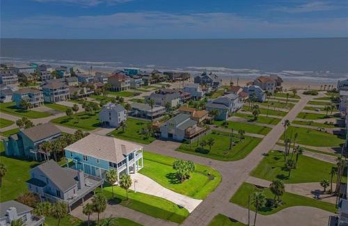 Pirates Beach House | Sandpiper Treasure