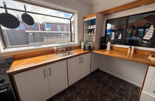 Paraparaumu Beach House | Sandwalk - Big, bold and beachfront
