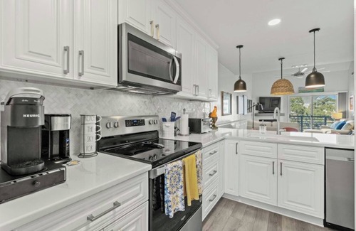 Ocean Drive Apartment | Sandwedge 307 - 1 Block to Beach - Pool