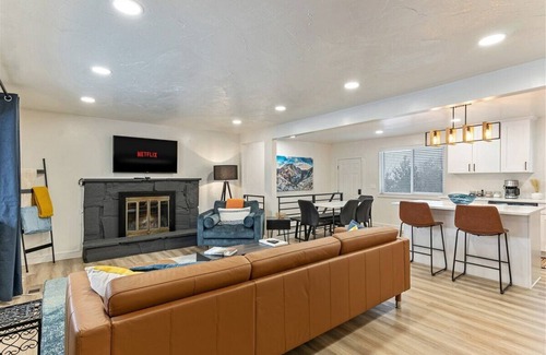 White City House | Sandy MTR- ski the season!