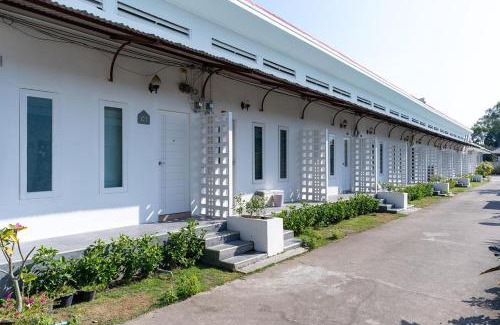 Noen Phra Hotel | Sanipa Resort Rayong