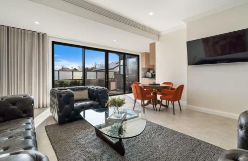 Orange House | Sanlor Suite 2 - Luxury, Comfort & Style