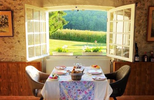 Luzille Bed & Breakfast | Sans Souci Bed and Breakfast Luxe Heated Pool and Restaurant