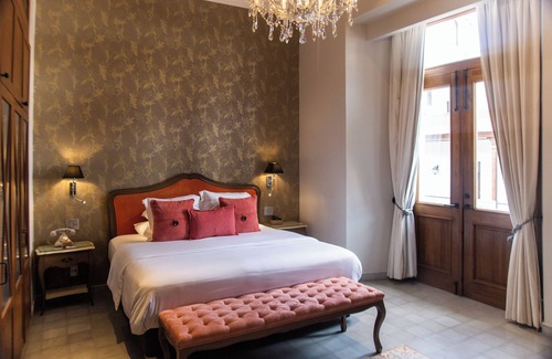 Casco Viejo Hotel | Santa Ana Suite: Historia, Encanto y Autenticidad