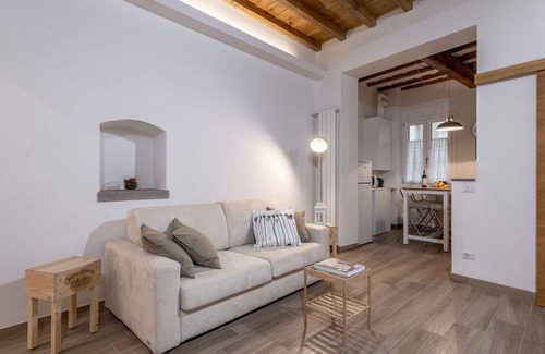 Sant' Ambrogio Apartment | Santa Croce Place in Florence by Mmega