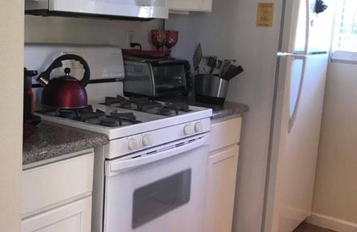 Mar Vista Apartment | Santa Monica top floor pad