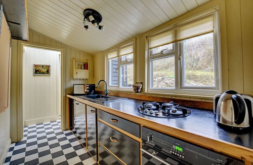 Sea Palling House | Santa Monica - Two Bedroom House, Sleeps 2