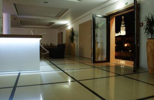 Fatima House | Santa Noite