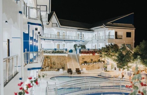 Santiago Hotel | Santiago Cove Hotel and Restaurant