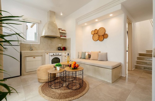 Agia Anna Villa | Santo Concept Luxury White Villa with Pool & outdoor Jacuzzi Sea Views